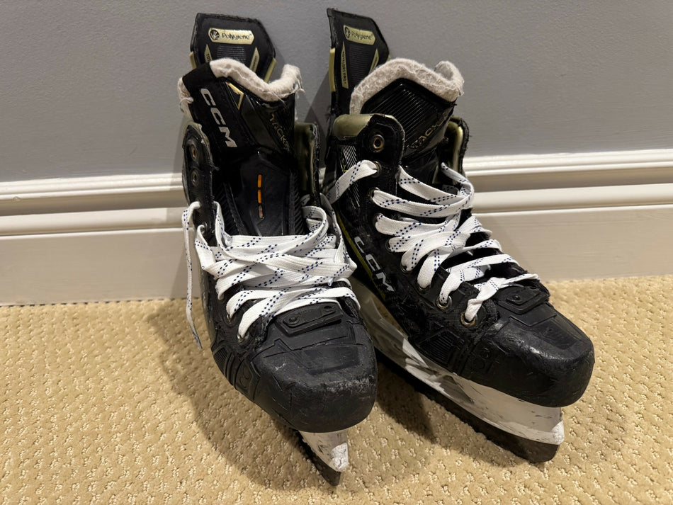 CCM Tacks AS-V Pro Intermediate Skates Size 5.5 with Extra Blades